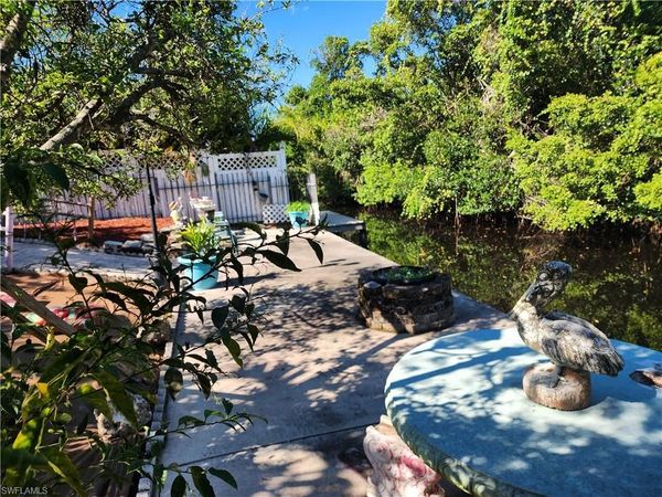 1370 Harbor View DR, NORTH FORT MYERS, FL 33917