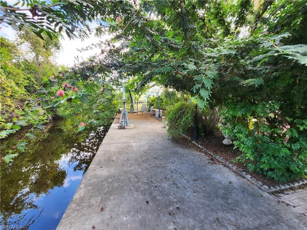 1370 Harbor View Dr, North Fort Myers, FL 33917 Photo