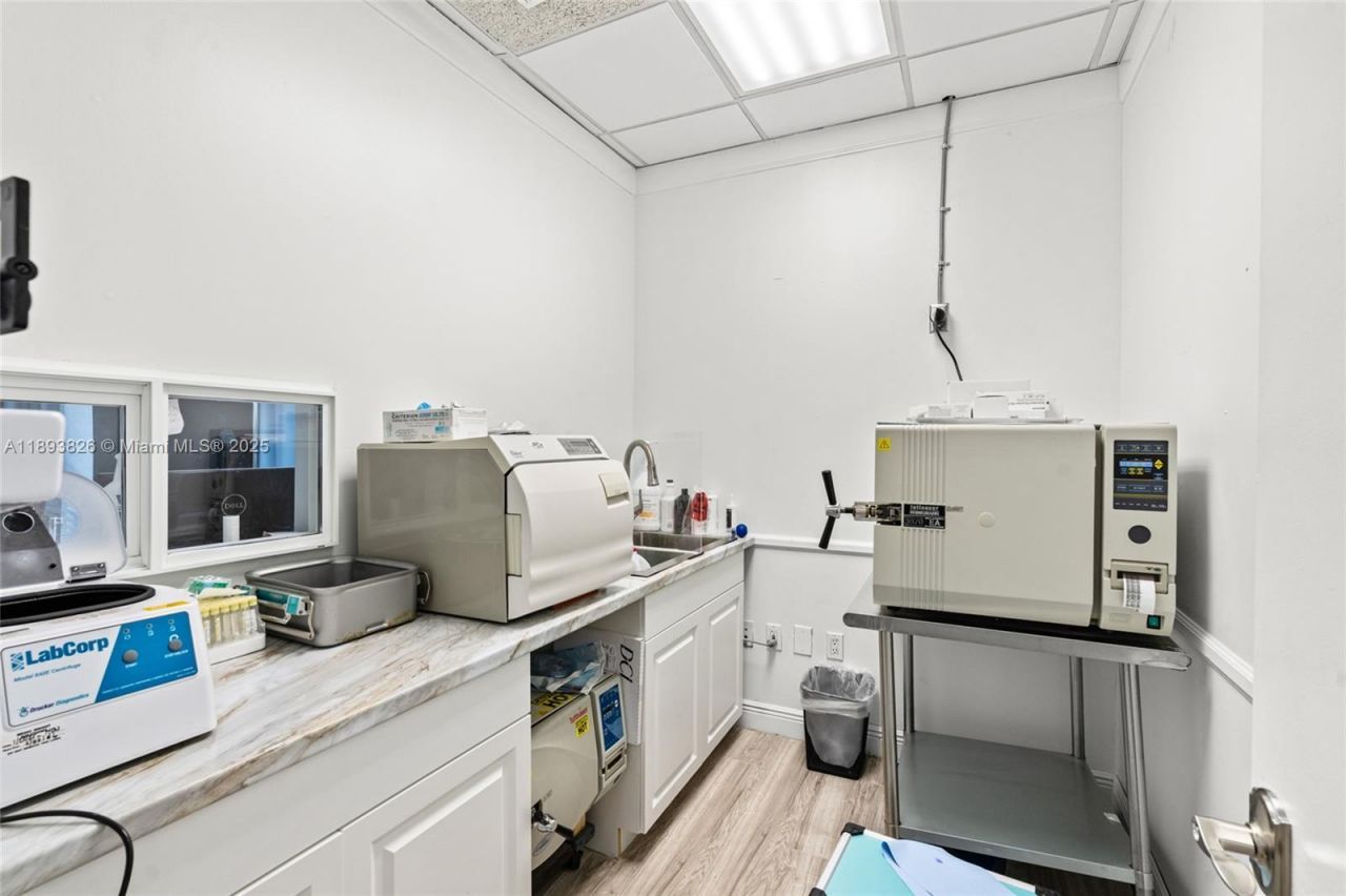 Please Call For Address, South Miami, FL 33143 Photo