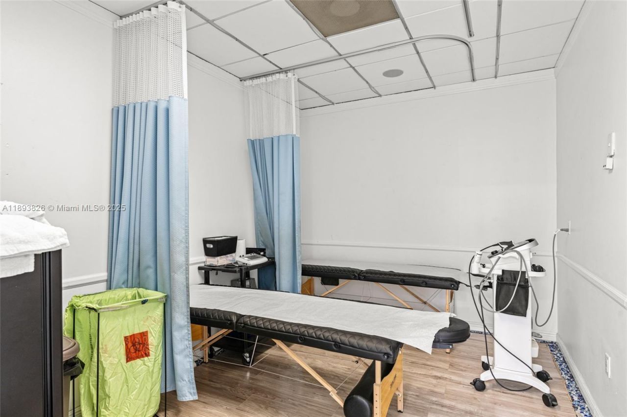 Please Call For Address, South Miami, FL 33143 Photo