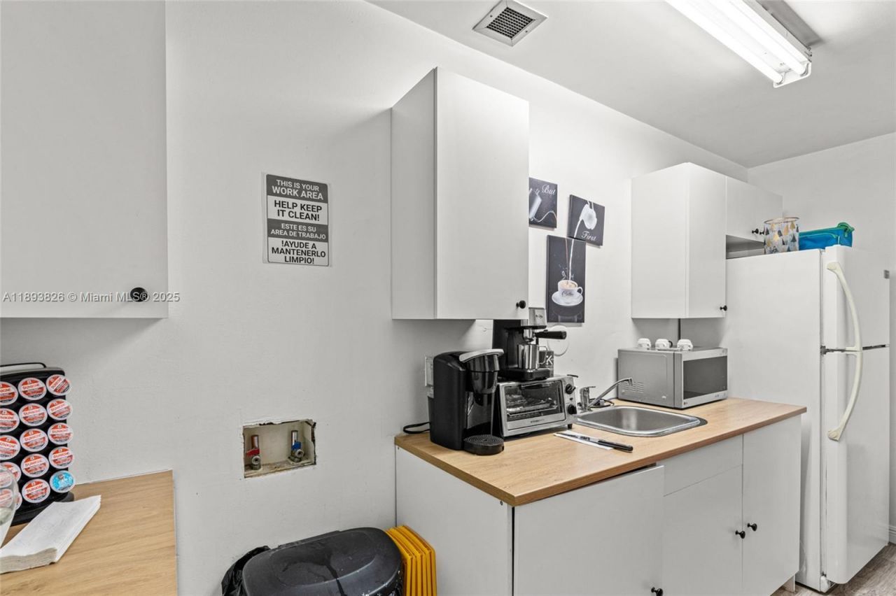 Please Call For Address, South Miami, FL 33143 Photo