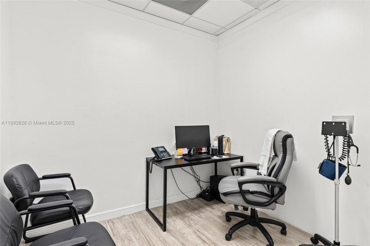 Please Call For Address, South Miami, FL 33143 Photo