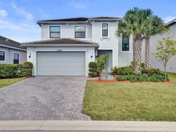 7378 Stella Ln, Lake Worth, FL 33463