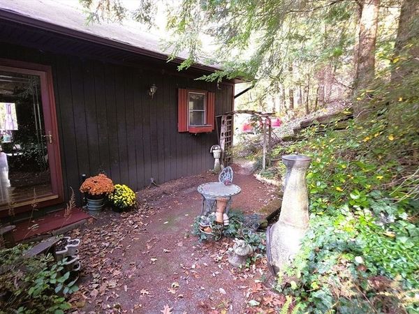 7 Hog Hollow Rd, Buckland, MA 01370