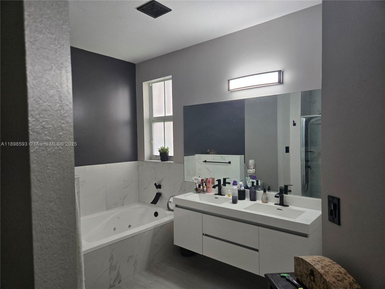 11141 NW 77th Ter, Doral, FL 33178 Photo