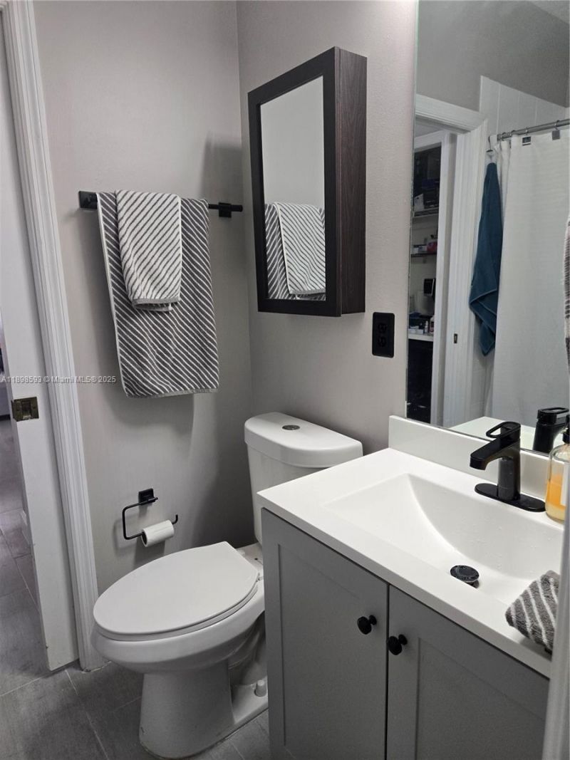 11141 NW 77th Ter, Doral, FL 33178 Photo