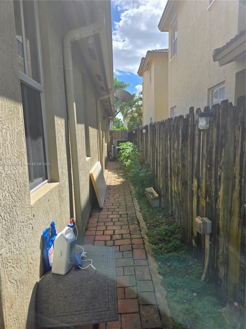 11141 NW 77th Ter, Doral, FL 33178 Photo