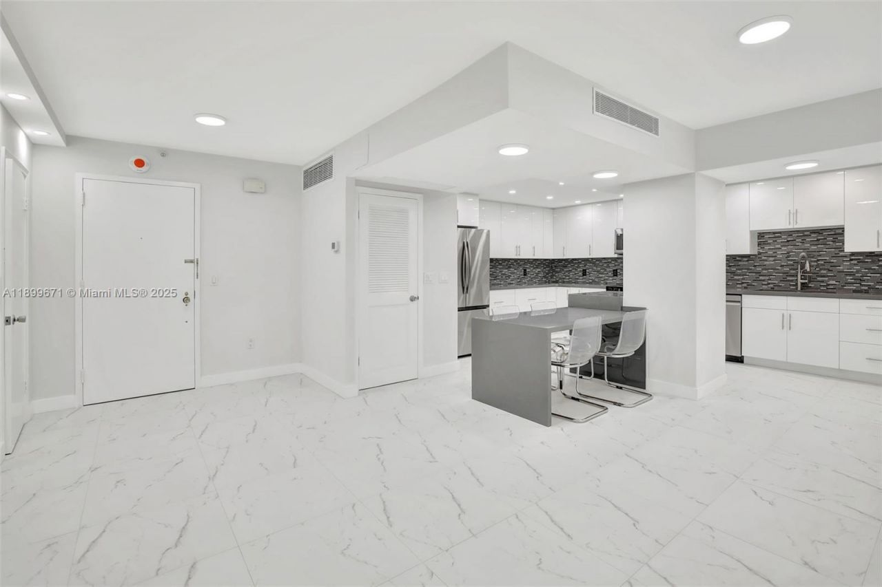 9801 Collins Ave, Unit 15X, Bal Harbour, FL 33154 Photo
