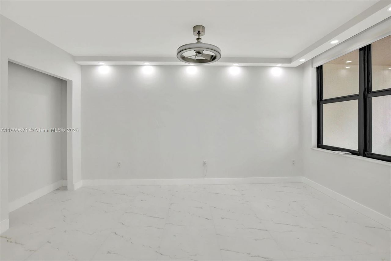 9801 Collins Ave, Unit 15X, Bal Harbour, FL 33154 Photo