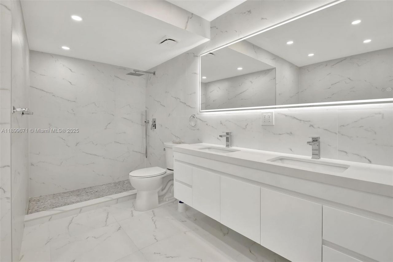 9801 Collins Ave, Unit 15X, Bal Harbour, FL 33154 Photo