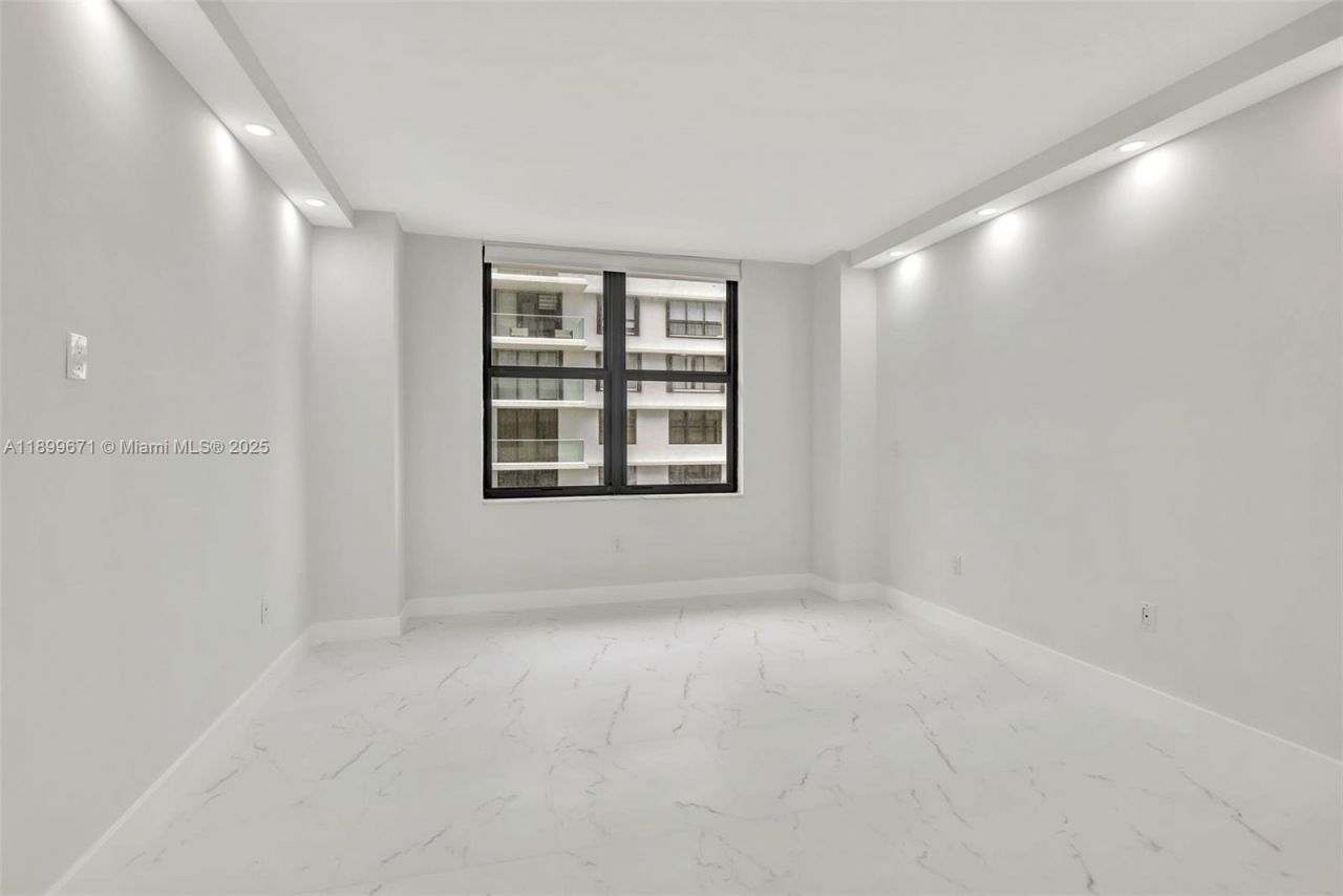 9801 Collins Ave, Unit 15X, Bal Harbour, FL 33154 Photo