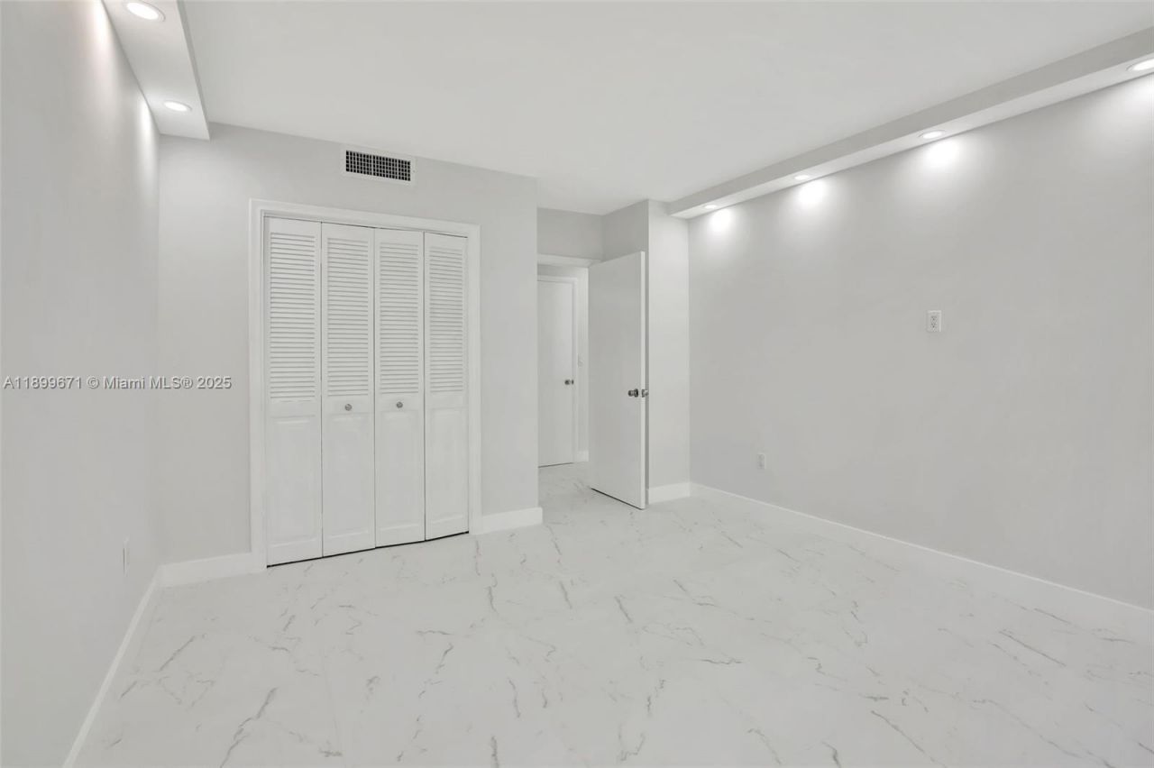 9801 Collins Ave, Unit 15X, Bal Harbour, FL 33154 Photo