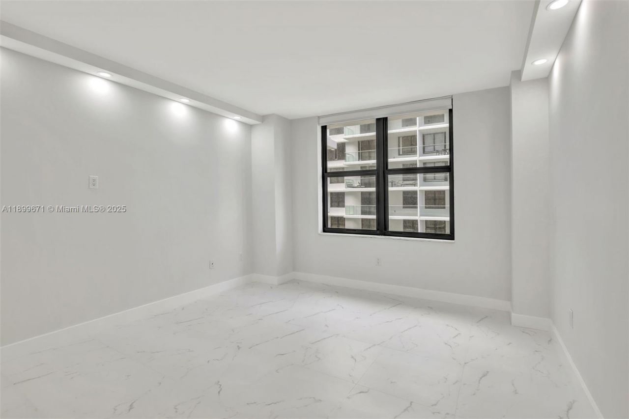 9801 Collins Ave, Unit 15X, Bal Harbour, FL 33154 Photo