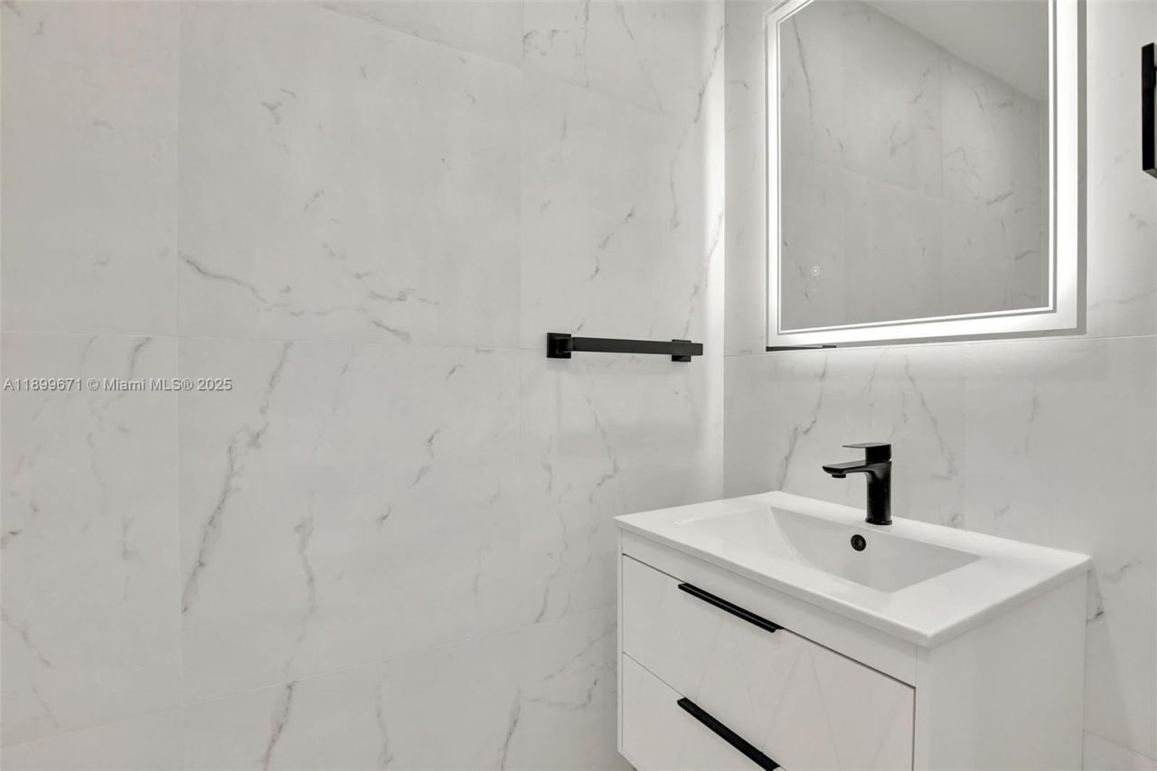 9801 Collins Ave, Unit 15X, Bal Harbour, FL 33154 Photo