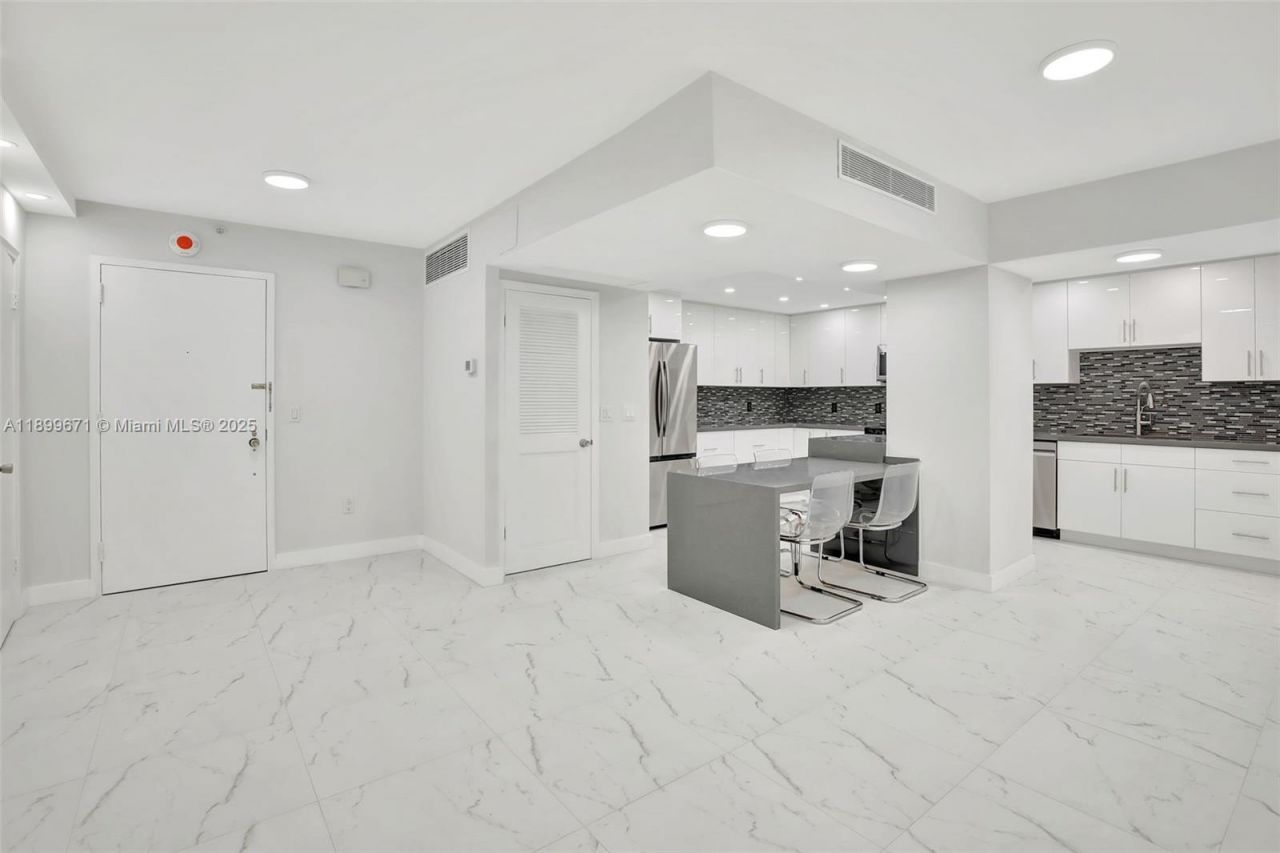 9801 Collins Ave, Unit 15X, Bal Harbour, FL 33154 Photo