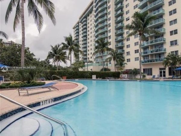 19380 Collins Ave, Unit 224, Sunny Isles Beach, FL 33160