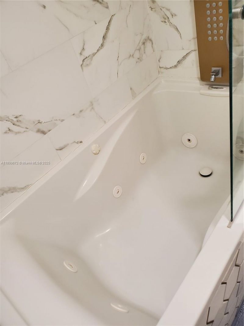 19380 Collins Ave, Unit 224, Sunny Isles Beach, FL 33160 Photo