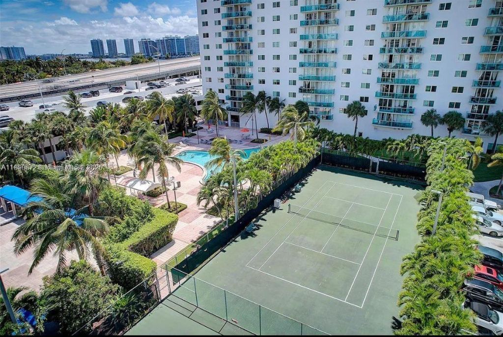 19380 Collins Ave, Unit 224, Sunny Isles Beach, FL 33160 Photo