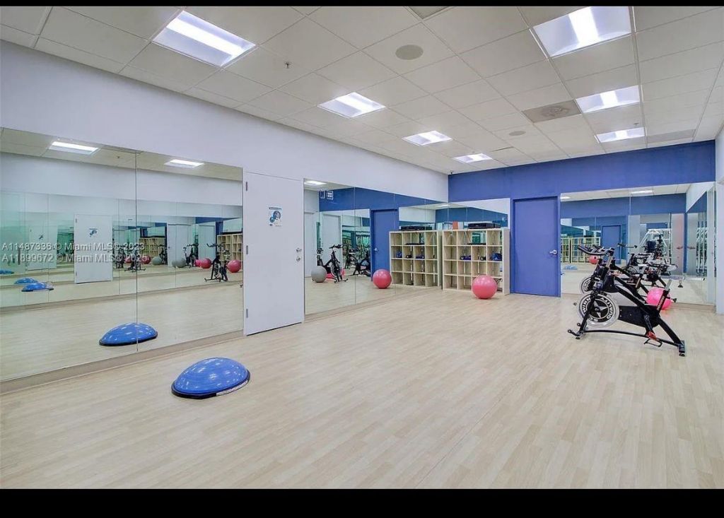 19380 Collins Ave, Unit 224, Sunny Isles Beach, FL 33160 Photo