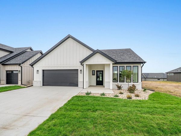 5917 E Rush St, Sioux Falls, SD 57110