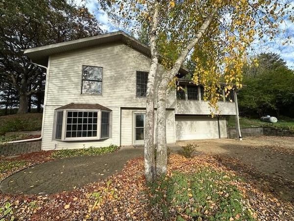 W8908 US Highway 18, Cambridge, WI 53523