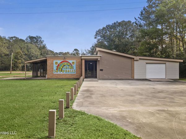 1350 N Clark Avenue, Magnolia, MS 39652