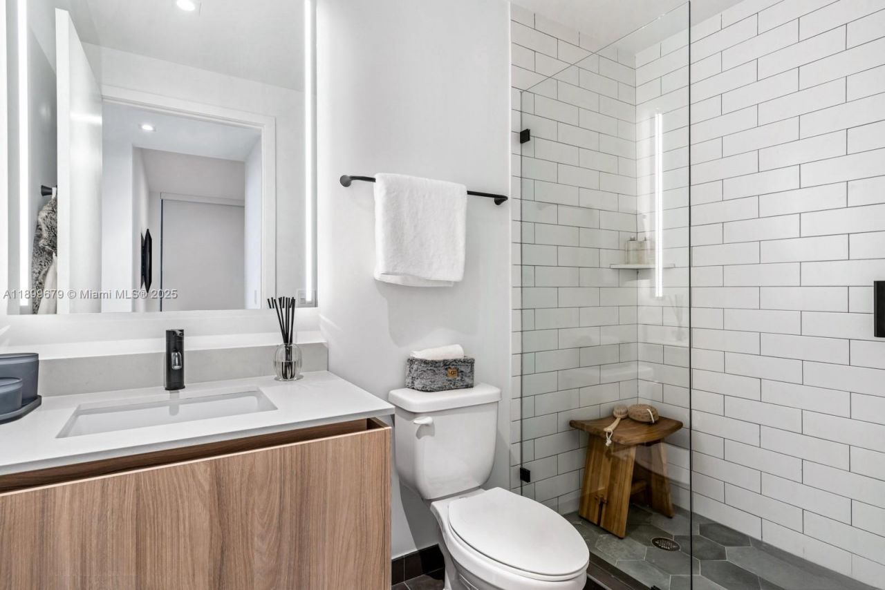 398 NE 5th St, Unit 4409, Miami, FL 33132 Photo