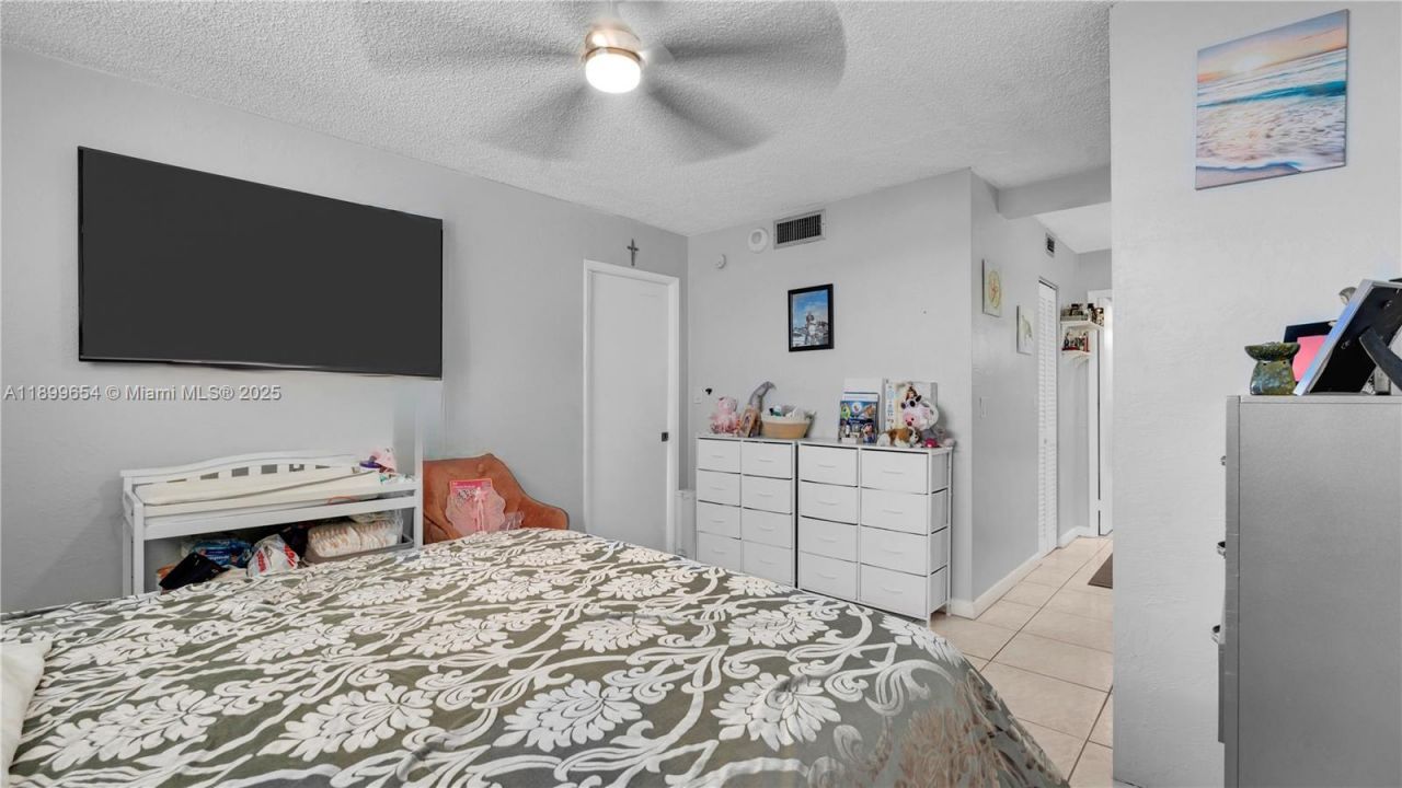 7850 Byron Ave, Unit 1004, Miami Beach, FL 33141 Photo