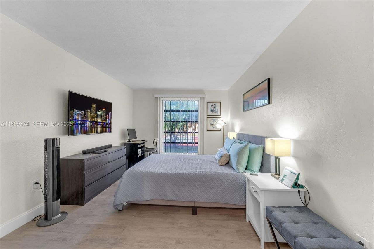 9437 SW 76th St, Unit V25, Miami, FL 33173 Photo