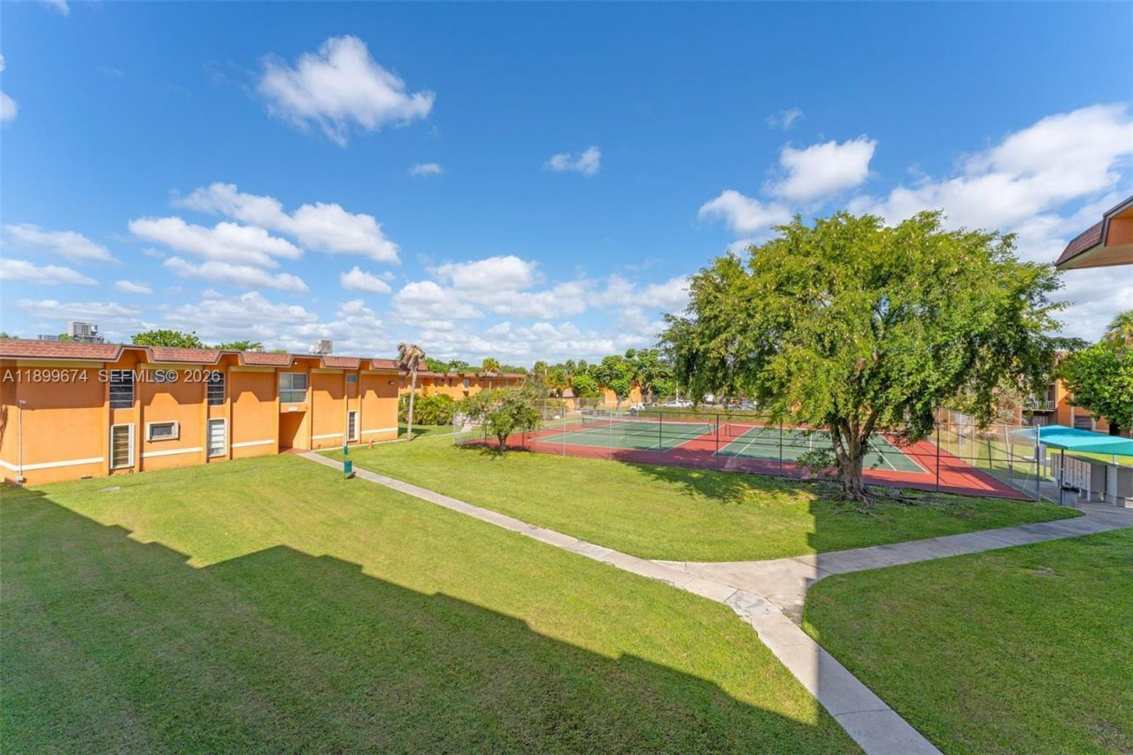 9437 SW 76th St, Unit V25, Miami, FL 33173 Photo