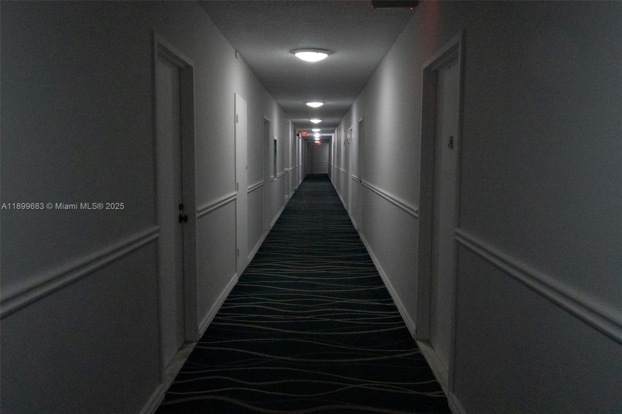 3725 S Ocean Dr, Unit 1021, Hollywood, FL 33019 Photo