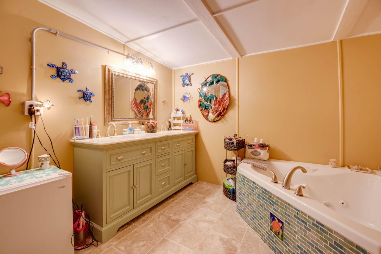 27940 Lobster Tail Trail, Little Torch Key, FL 33042 Photo