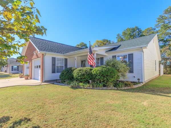 64 Yellow Brick Road, Rossville, GA 30741