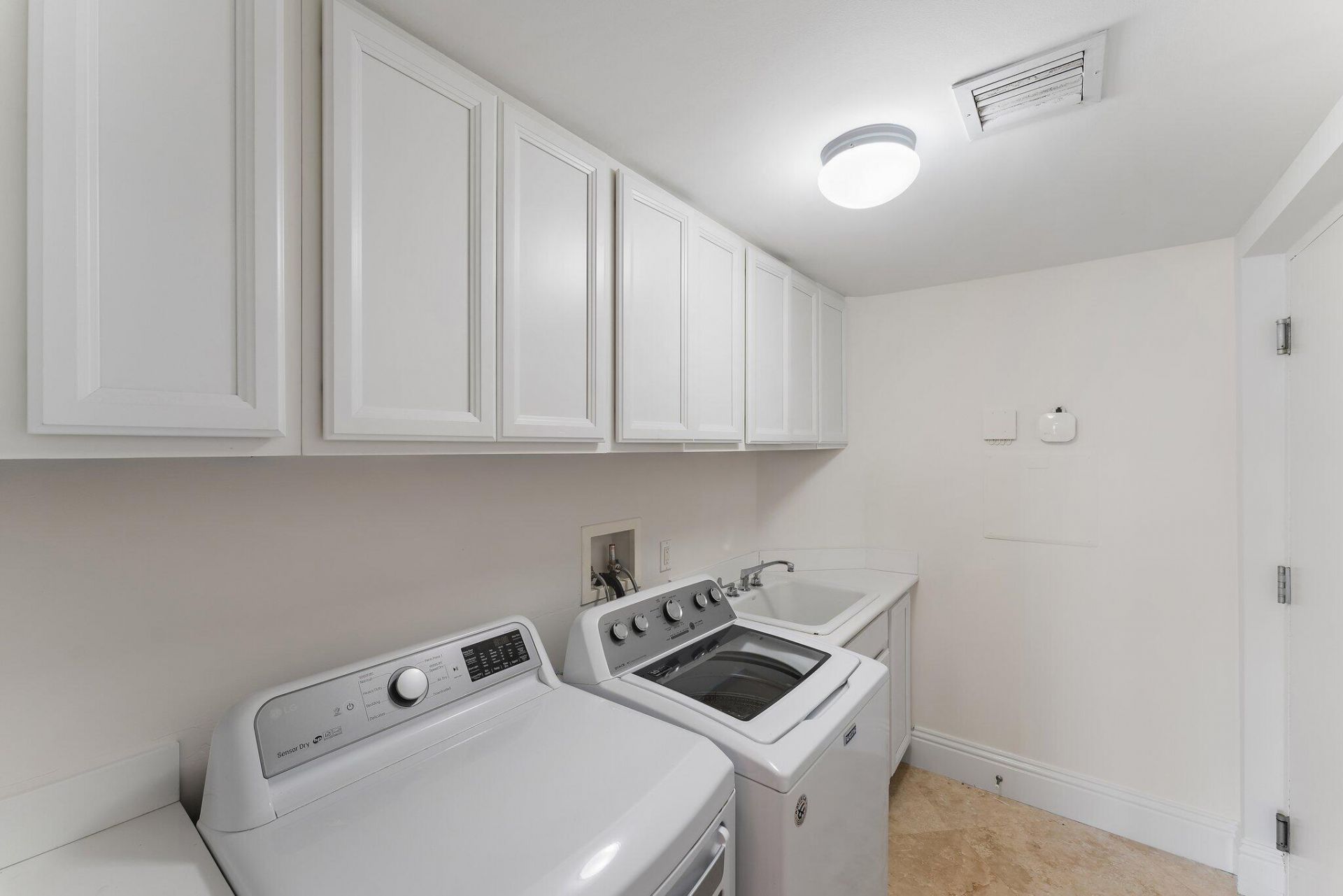 5050 N Ocean Drive, Unit 801, Singer Island, FL 33404 Photo