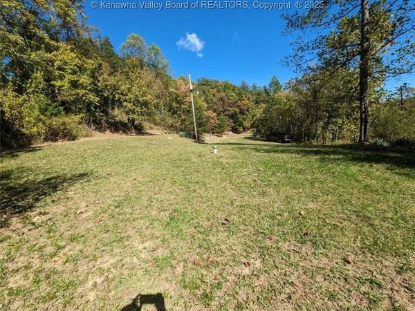 2220 falls creek Road, Tornado, WV 25202