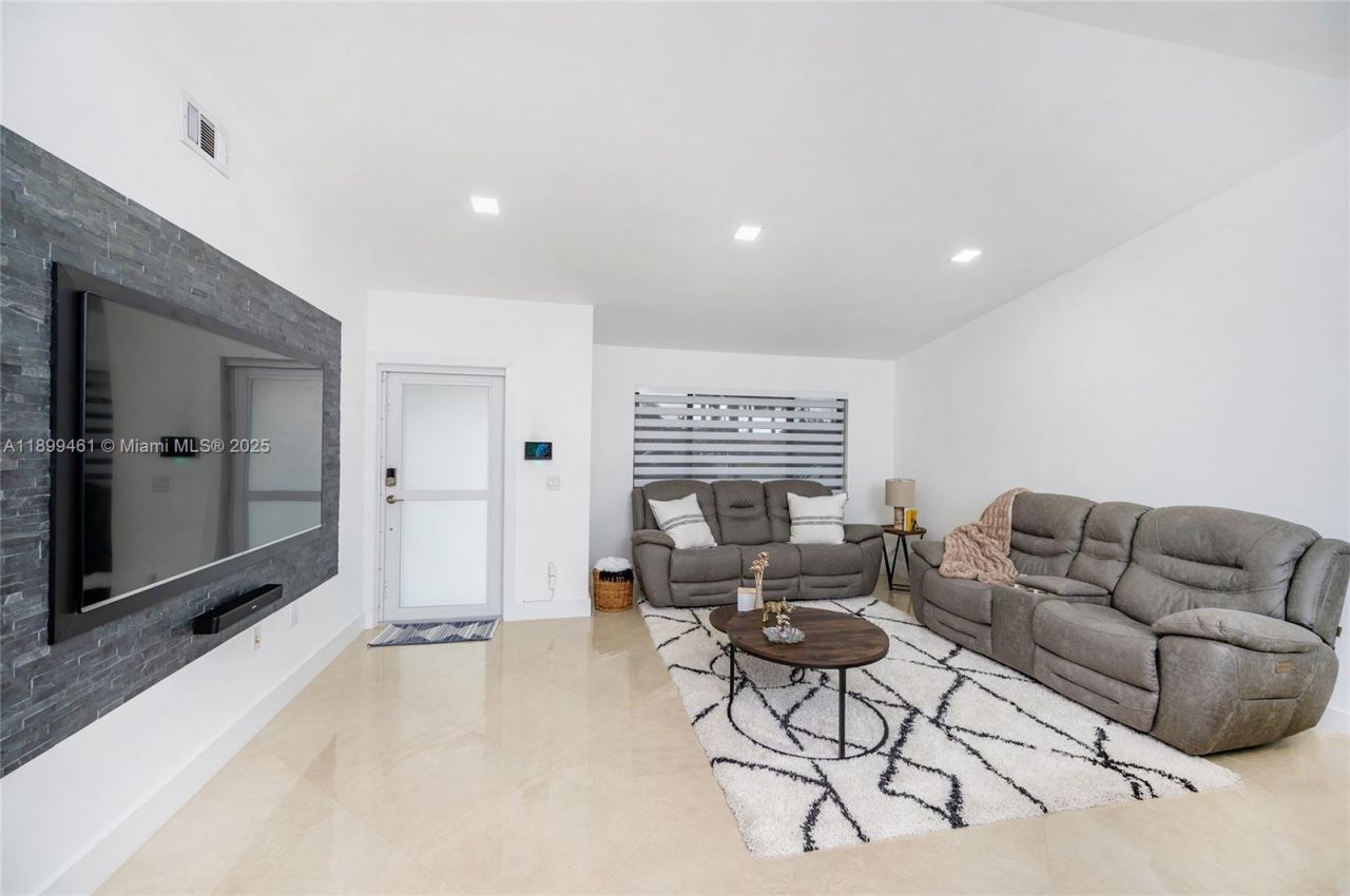 Please Call For Address, Miami, FL 33157 Photo