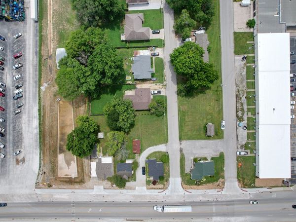 212 W Mount Vernon Street , Nixa, MO 65714