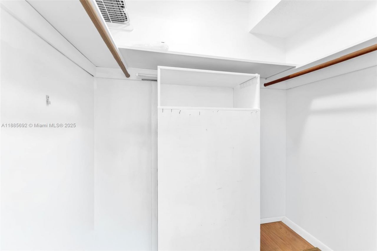 5000 NW 36th St, Unit 506, Lauderdale Lakes, FL 33319 Photo