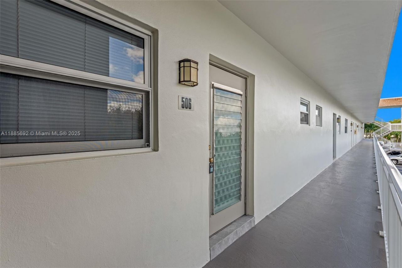5000 NW 36th St, Unit 506, Lauderdale Lakes, FL 33319 Photo