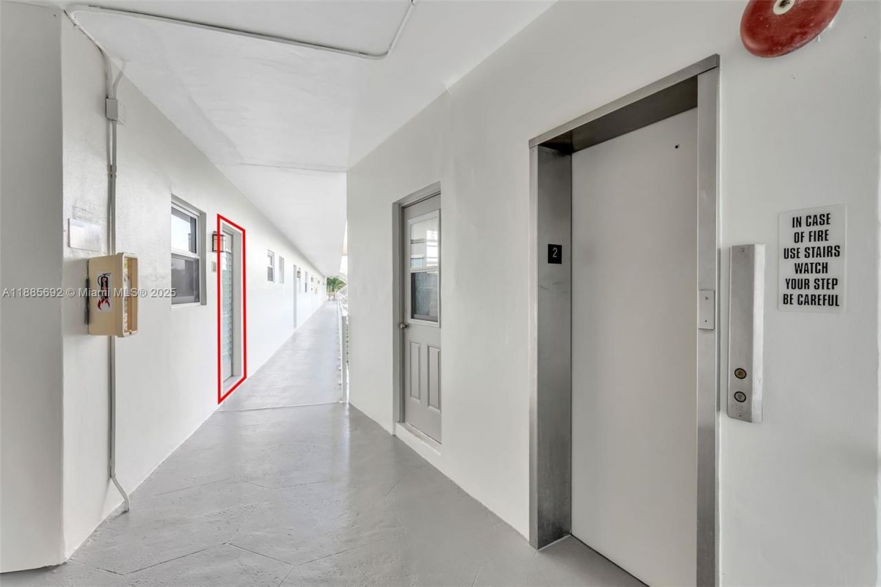 5000 NW 36th St, Unit 506, Lauderdale Lakes, FL 33319 Photo