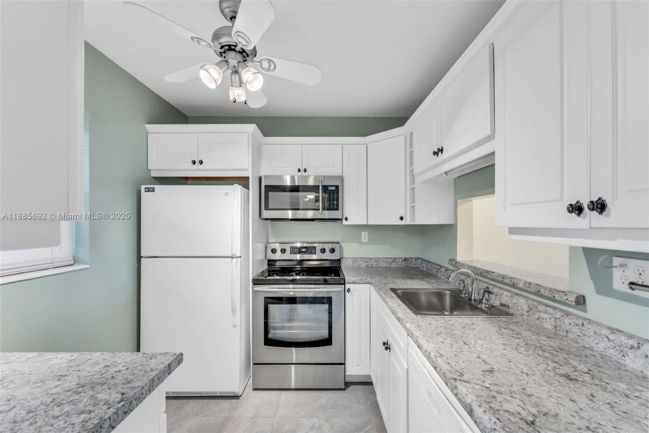 5000 NW 36th St, Unit 506, Lauderdale Lakes, FL 33319 Photo