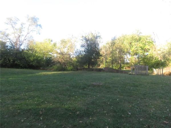 6828 Vermont Avenue, Raytown, MO 64133