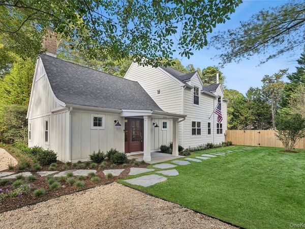 6 East Gate Road, Wainscott, NY 11975