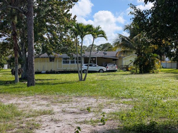 1500 SE Cove Road, Stuart, FL 34997