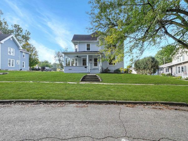 802 Park Street, Reinbeck, IA 50669