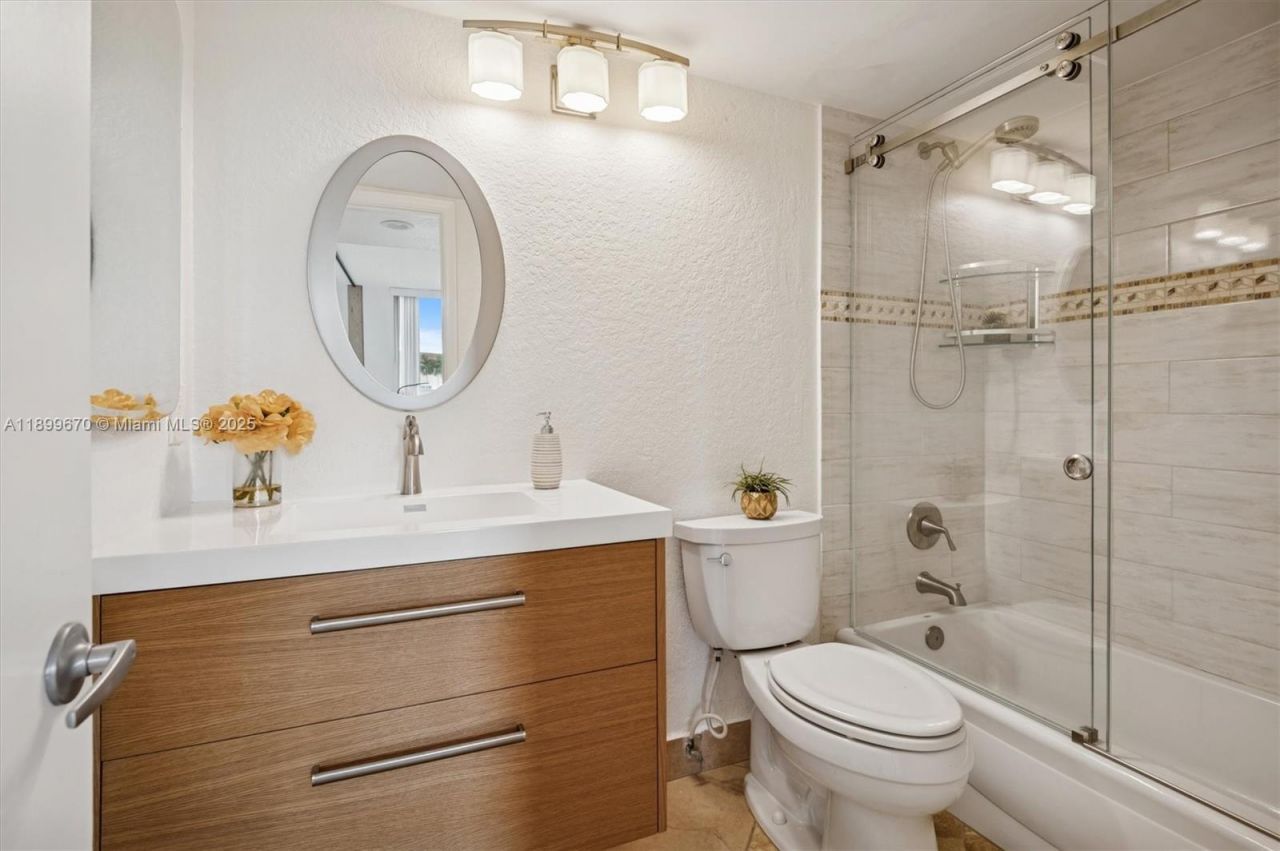 411 S Hollybrook Dr, Unit 204, Pembroke Pines, FL 33025 Photo