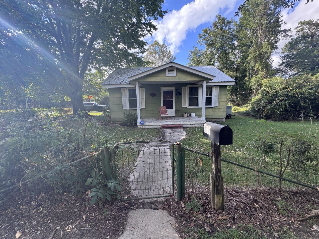 808 W 1st Street Photo 19