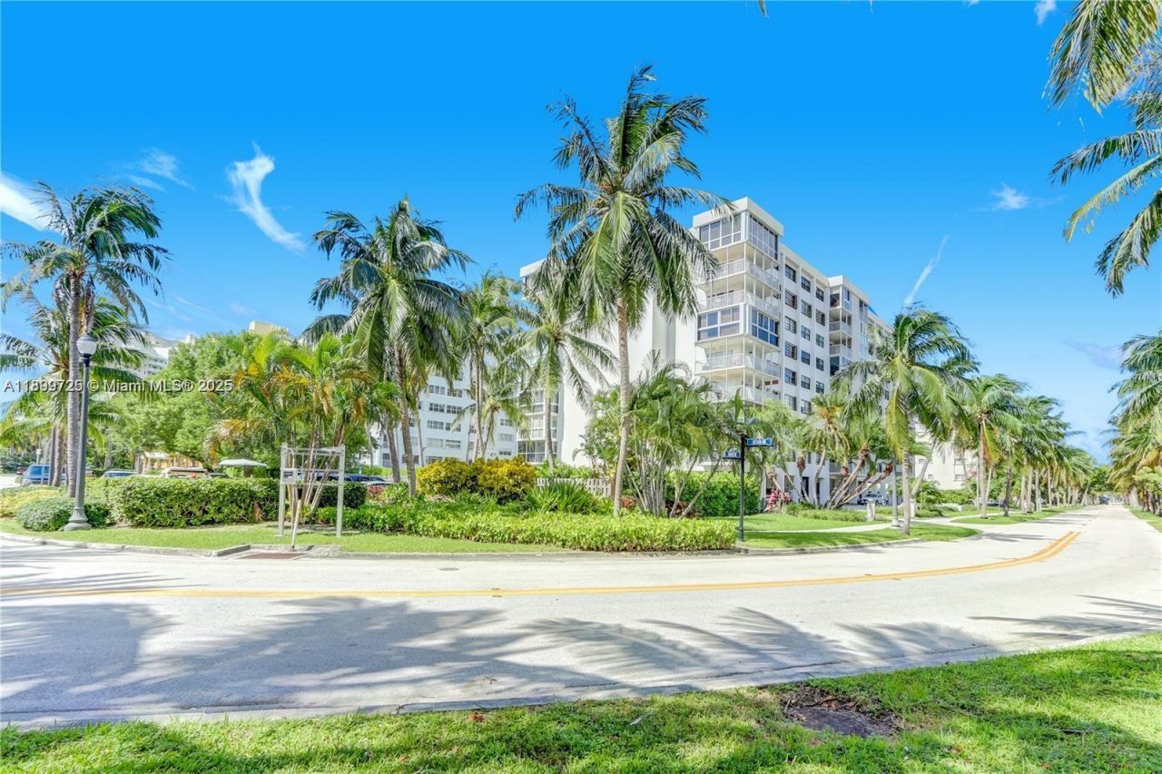 550 Ocean Dr, Unit 2D, Key Biscayne, FL 33149 Photo
