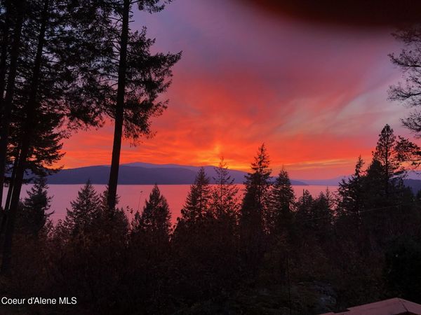 707 Eagen Mountain Dr, Hope, ID 83836