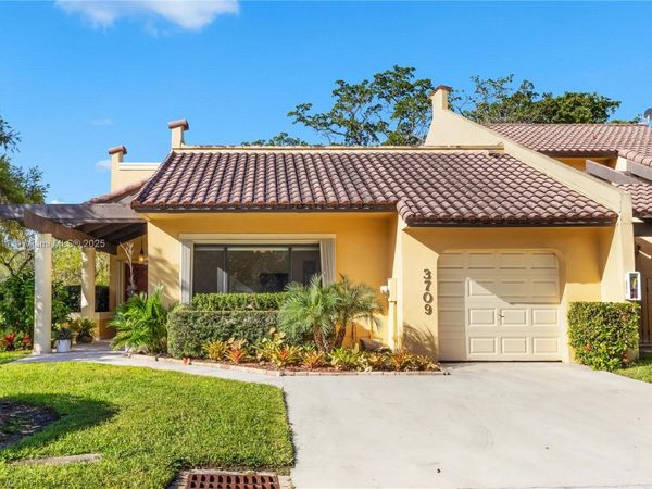 3709 Alcantara Ave, Unit A-83, Doral, FL 33178